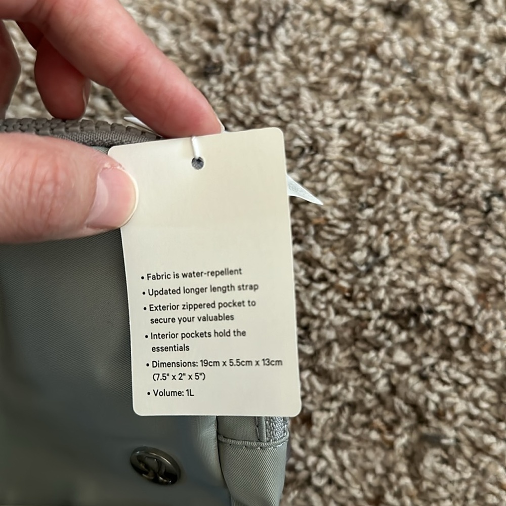 Lululemon Everywhere Belt Bag - Picture 5 of 5